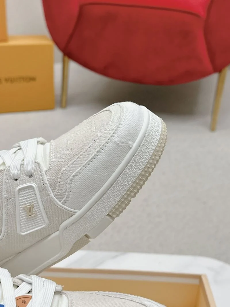 Louis Vuitton Trainer Sneaker SmoothTexture 31650