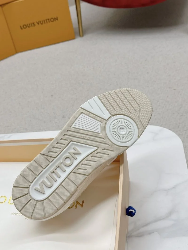 Louis Vuitton Trainer Sneaker SmoothTexture 31650