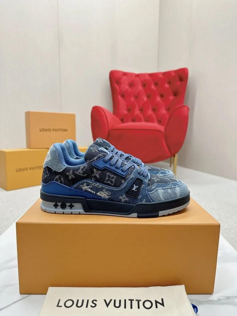 Louis Vuitton Trainer Sneaker Refined 31648