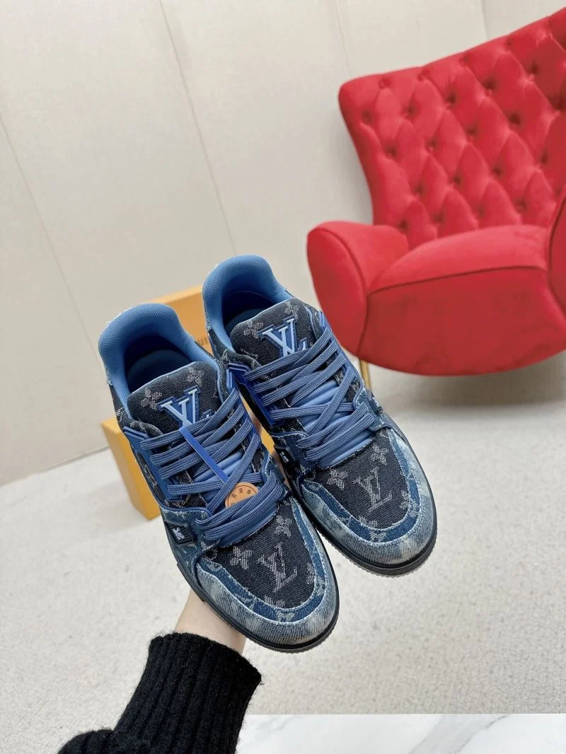 Louis Vuitton Trainer Sneaker Refined 31648