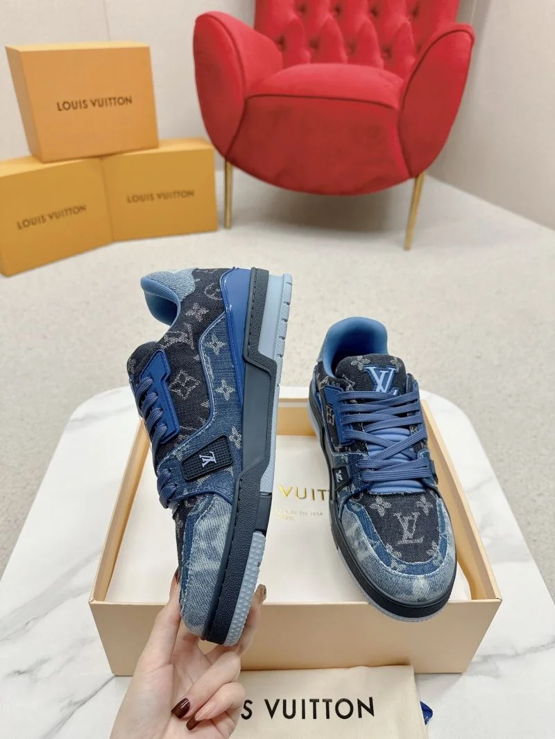 Louis Vuitton Trainer Sneaker Refined 31648