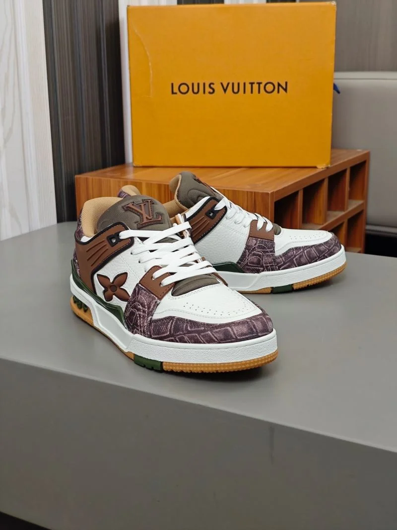 Stretchable Louis Vuitton Trainer Sneaker 32561