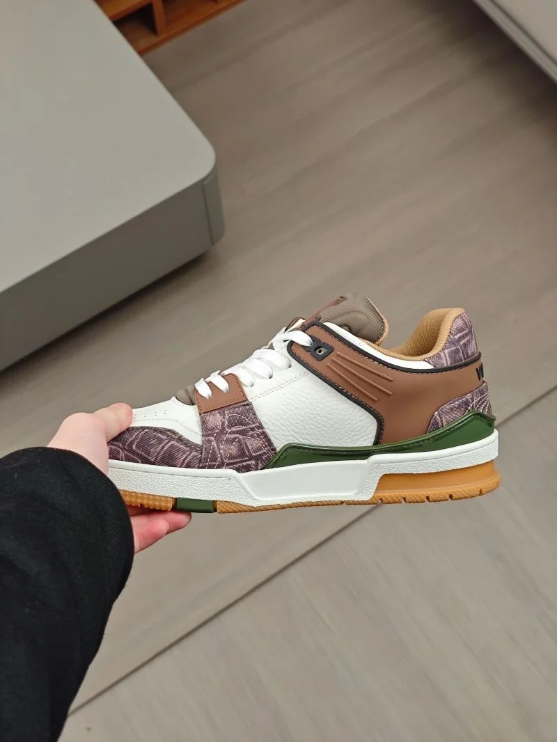 Stretchable Louis Vuitton Trainer Sneaker 32561