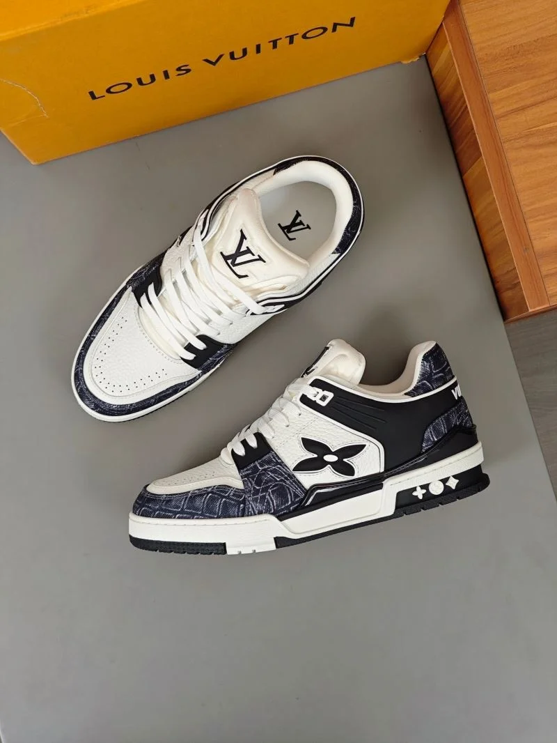 Louis Vuitton Trainer Sneaker TechFriendly 32565