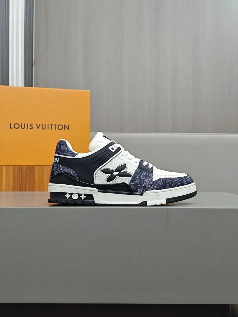 Louis Vuitton Trainer Sneaker TechFriendly 32565
