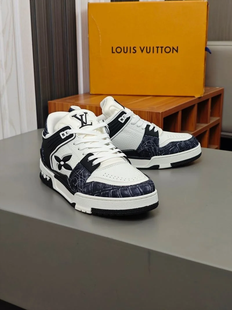 Louis Vuitton Trainer Sneaker TechFriendly 32565