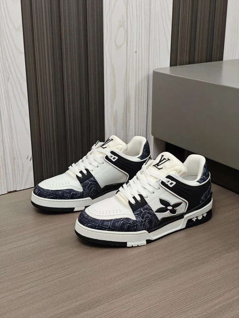 Louis Vuitton Trainer Sneaker TechFriendly 32565