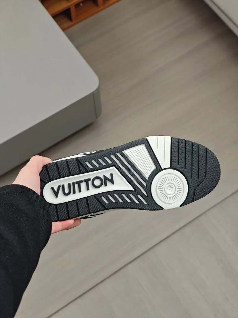 Louis Vuitton Trainer Sneaker TechFriendly 32565