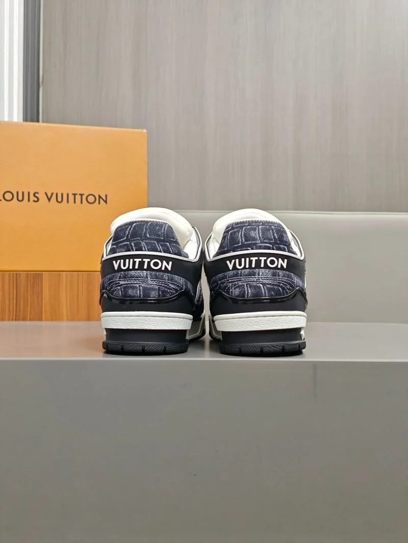 Louis Vuitton Trainer Sneaker TechFriendly 32565