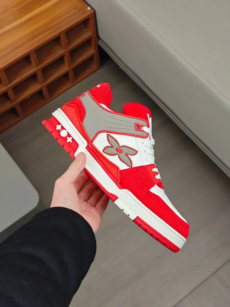 Louis Vuitton Trainer Sneaker Minimalist 32569