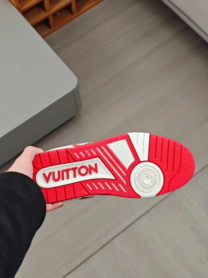 Louis Vuitton Trainer Sneaker Minimalist 32569