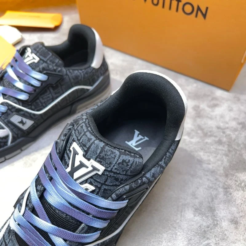 Affordable Louis Vuitton Trainer Sneaker 32563