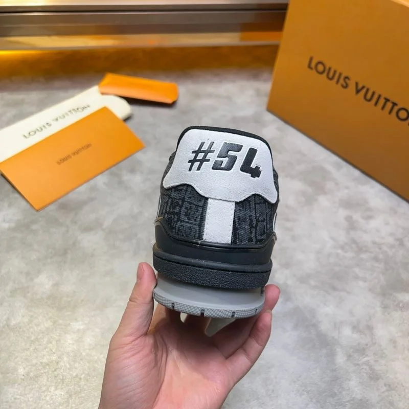 Affordable Louis Vuitton Trainer Sneaker 32563
