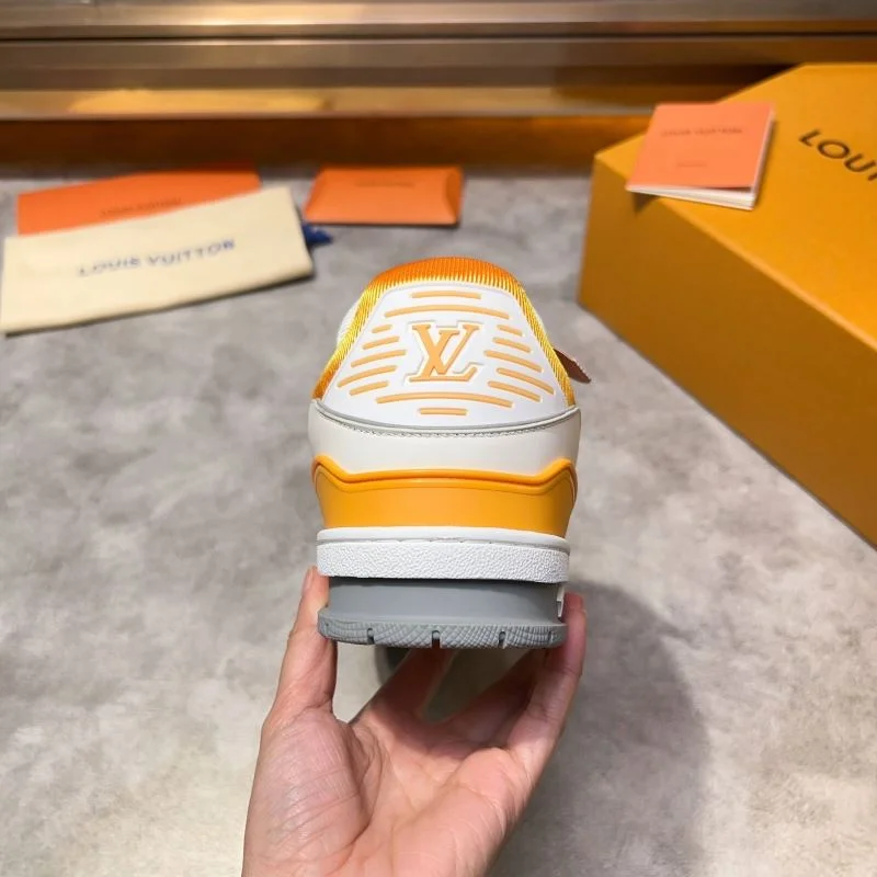 Neat Louis Vuitton Trainer Sneaker 32556