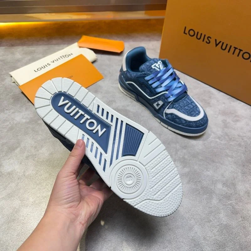 Louis Vuitton Trainer Sneaker Functional 32553