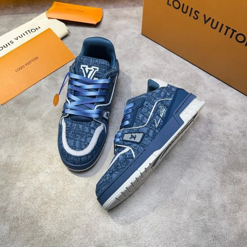 Louis Vuitton Trainer Sneaker Functional 32553