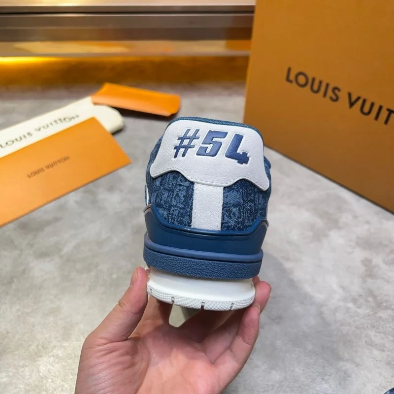 Louis Vuitton Trainer Sneaker Functional 32553