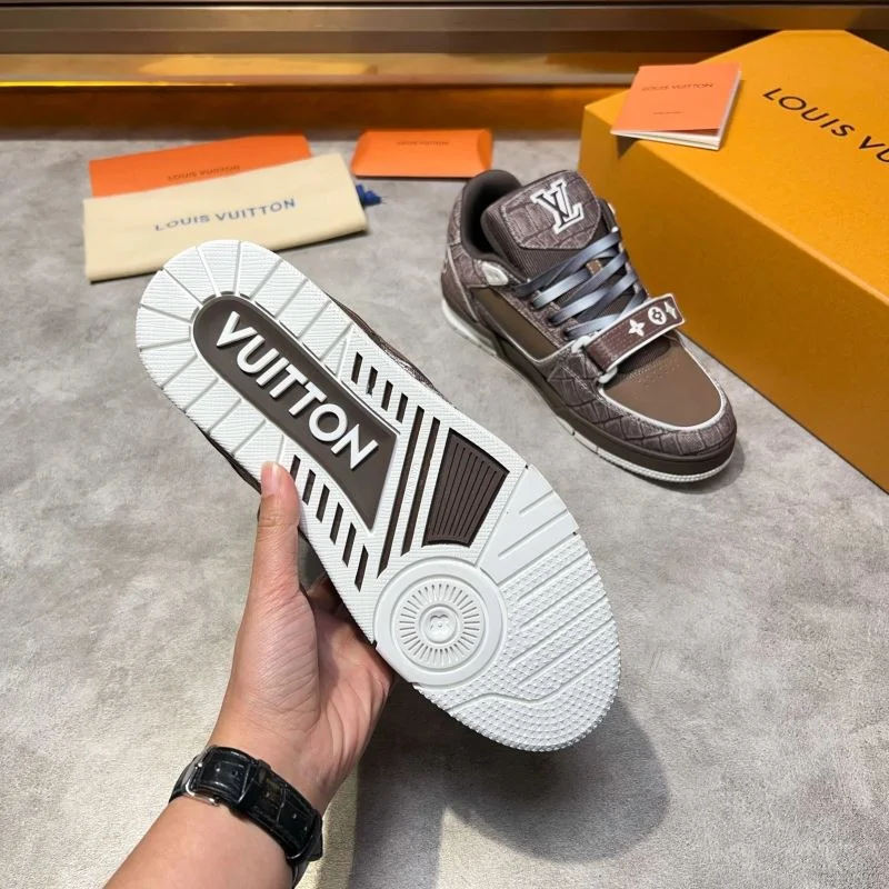 Louis Vuitton Trainer Sneaker TimelessDesign 32549