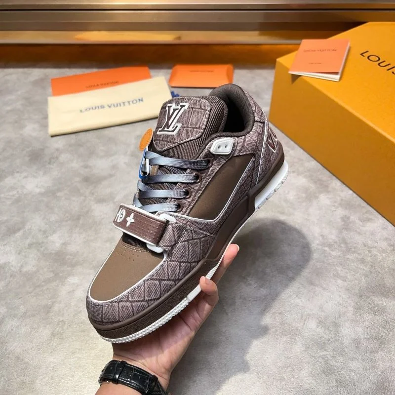 Louis Vuitton Trainer Sneaker TimelessDesign 32549