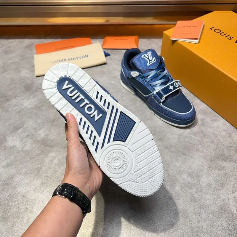 Vibrant Louis Vuitton Trainer Sneaker 32550