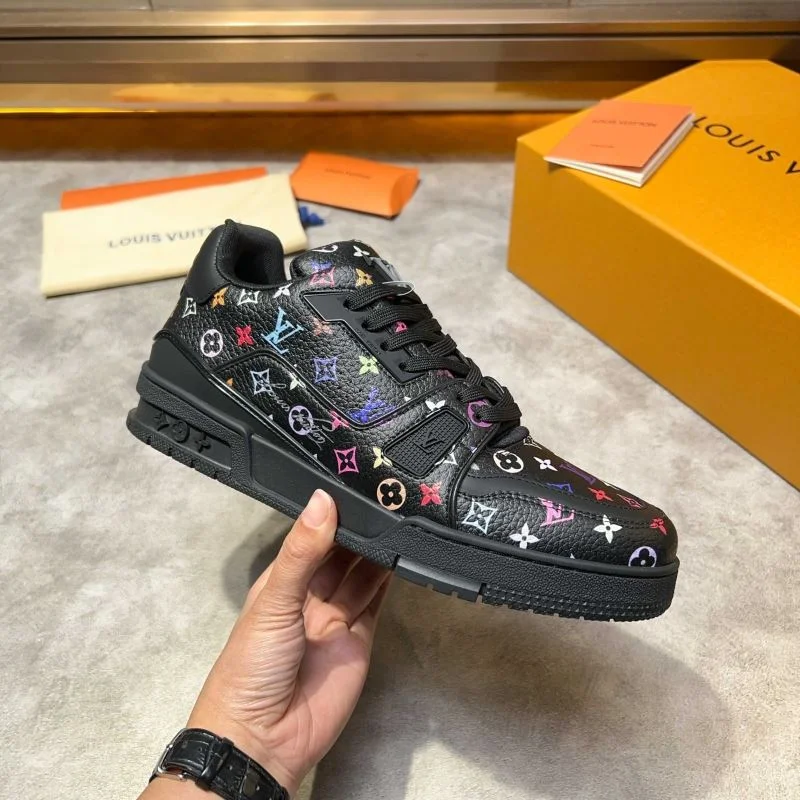 Louis Vuitton Trainer Sneaker MoistureWicking 32548