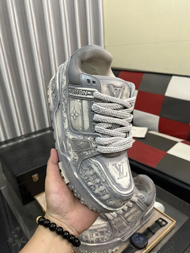 FashionForward Louis Vuitton Trainer Sneaker 32545