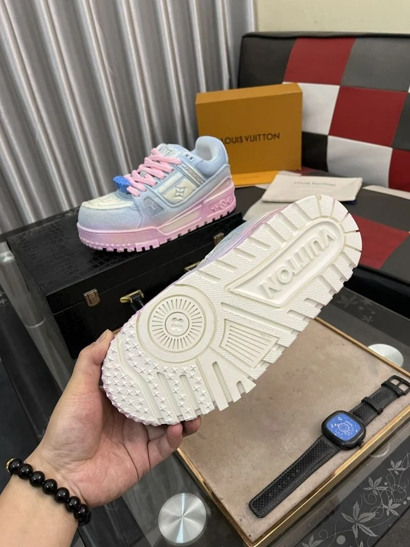 Louis Vuitton Trainer Sneaker Elegant 32538