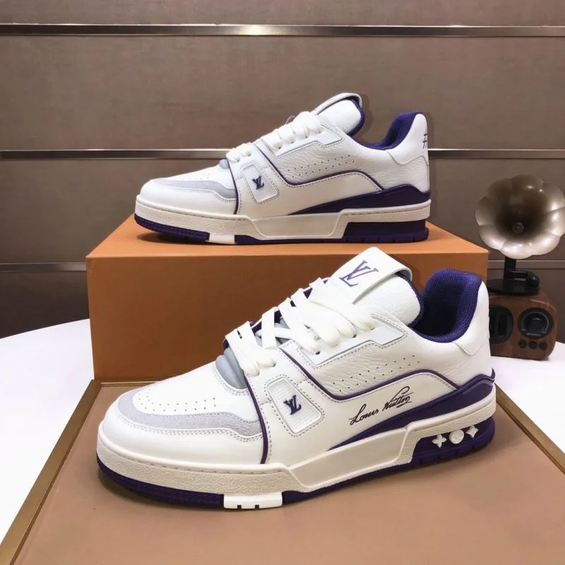 Stretchable Louis Vuitton Trainer Sneaker 32533