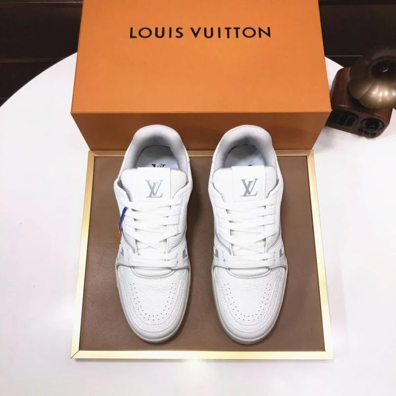 Louis Vuitton Trainer Sneaker Elegant 32534
