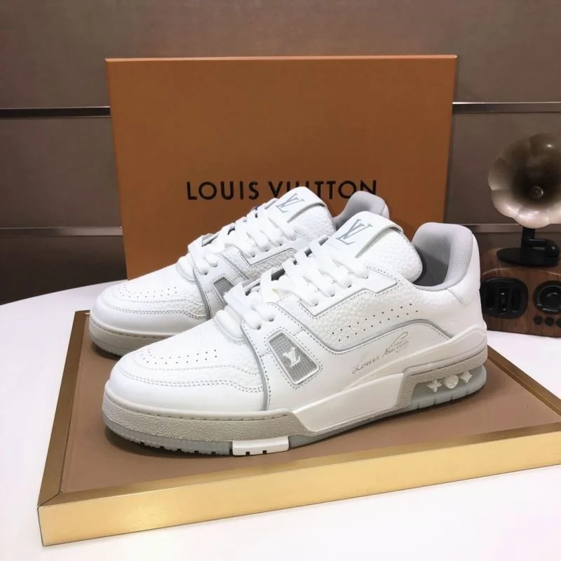 Louis Vuitton Trainer Sneaker Elegant 32534