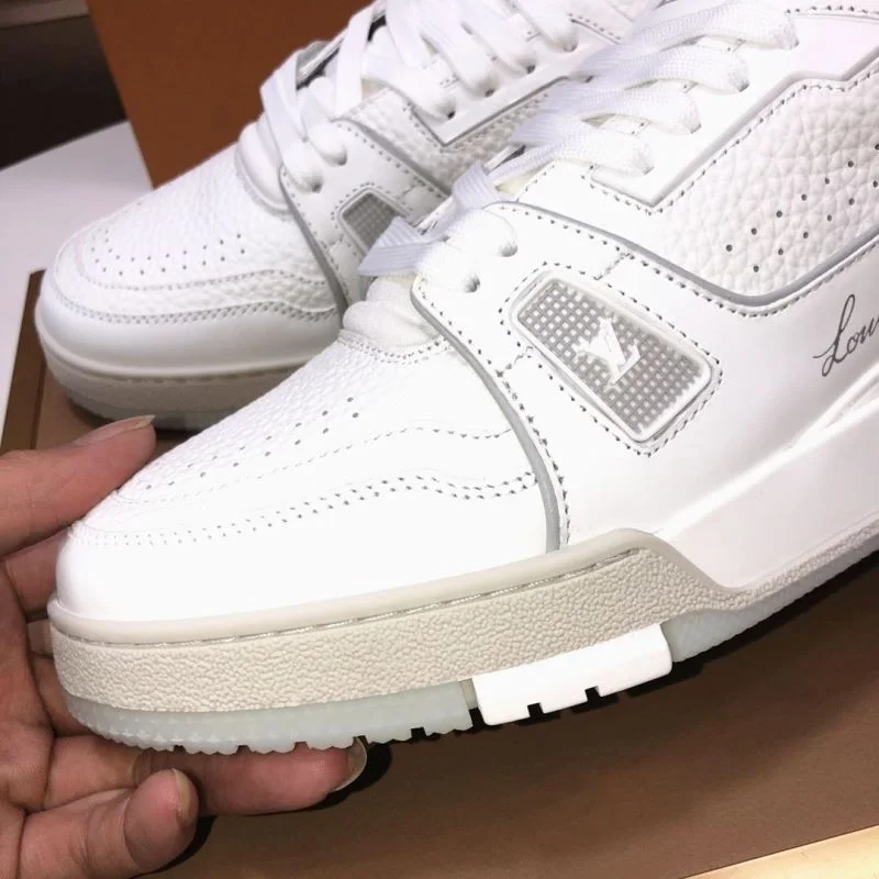 Louis Vuitton Trainer Sneaker Elegant 32534
