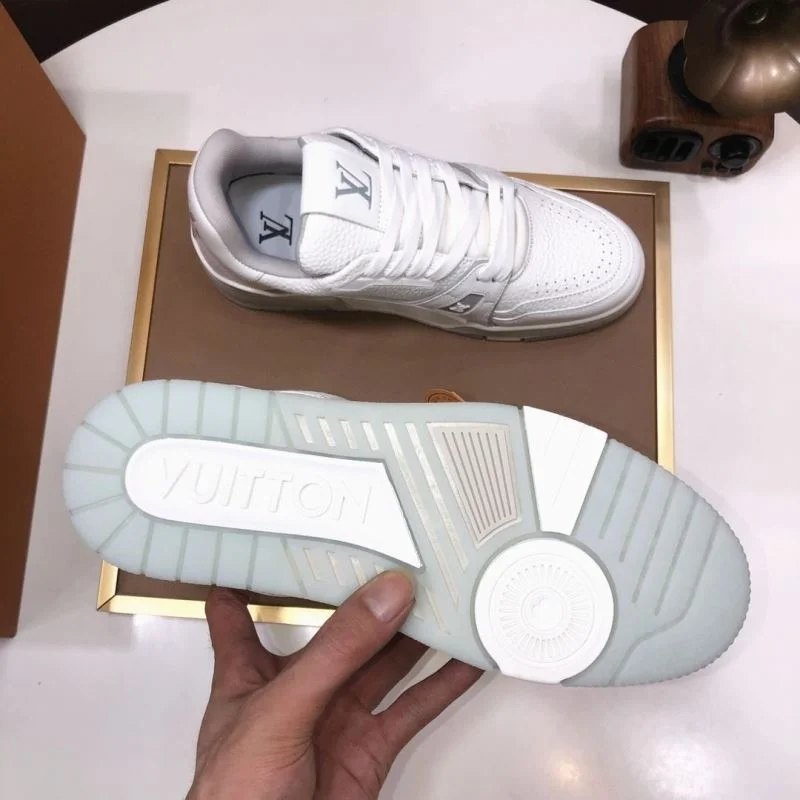 Louis Vuitton Trainer Sneaker Elegant 32534