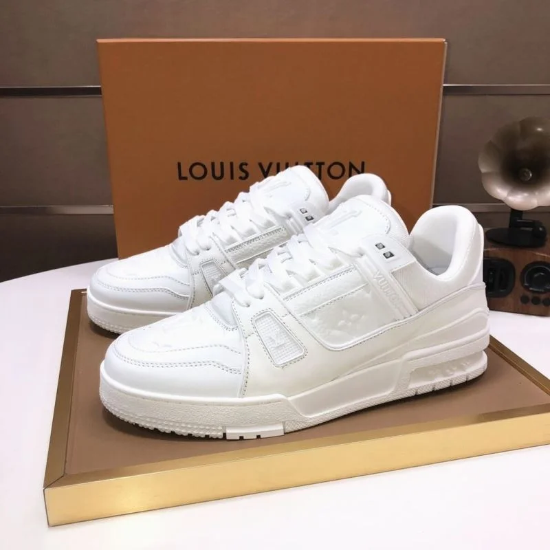 Louis Vuitton Trainer Sneaker Versatile 32517