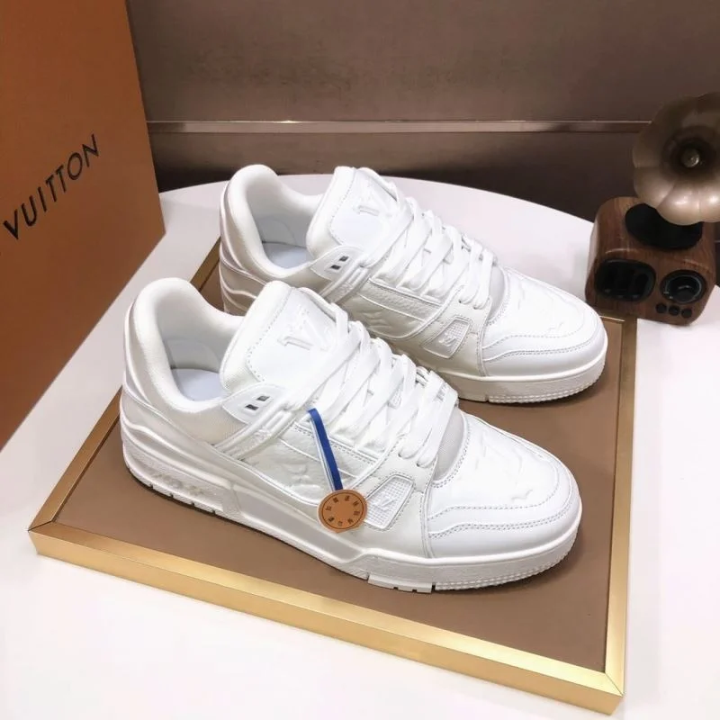 Louis Vuitton Trainer Sneaker Versatile 32517