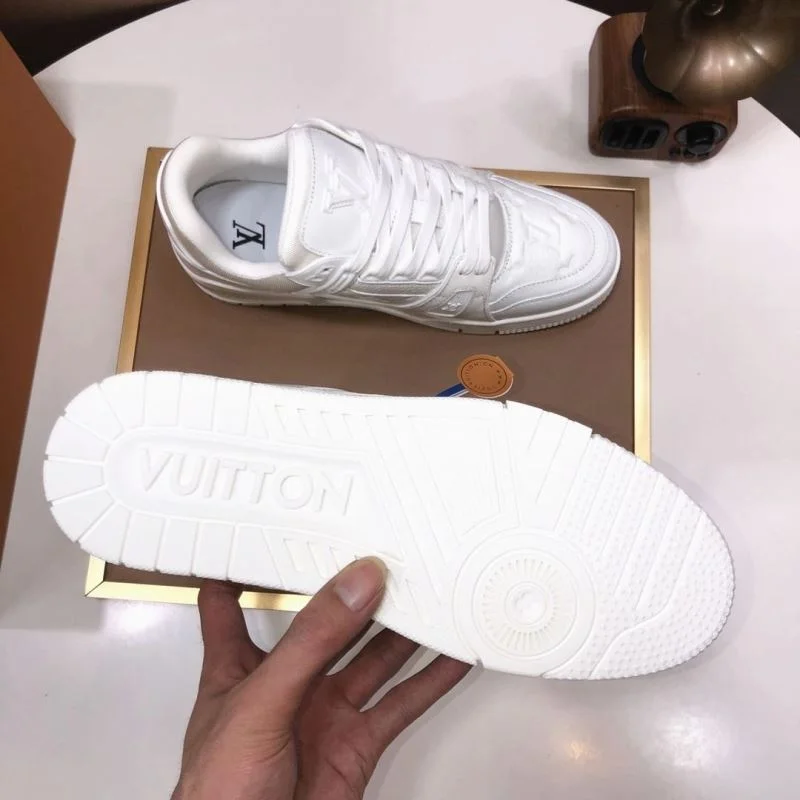 Louis Vuitton Trainer Sneaker Versatile 32517
