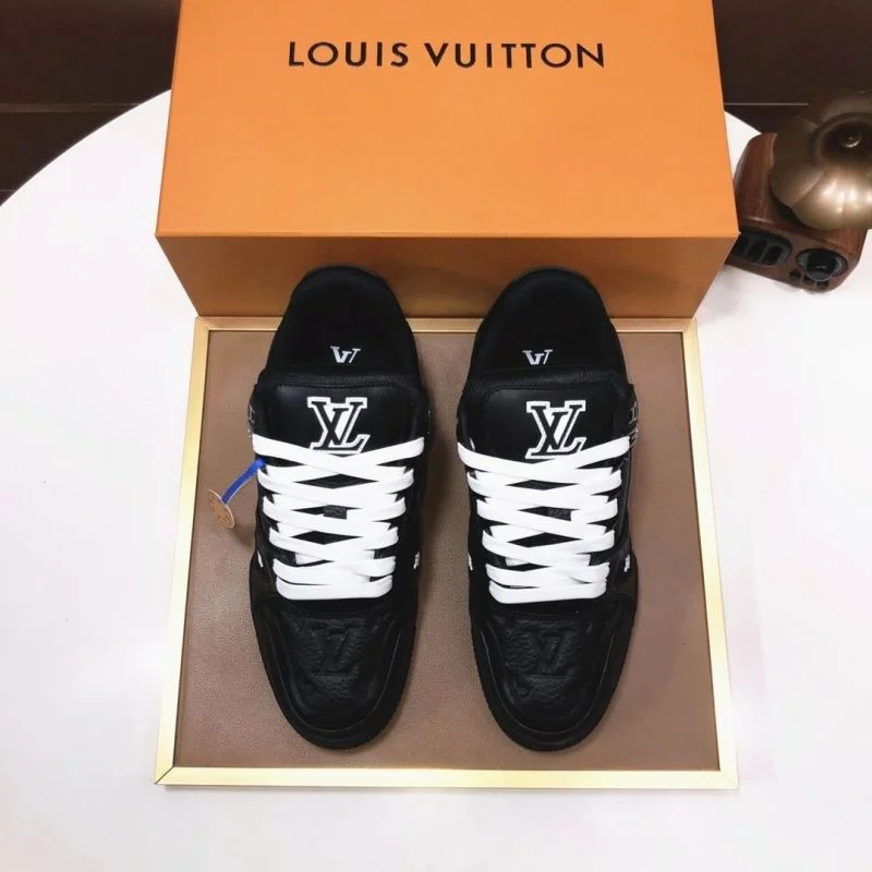 Louis Vuitton Trainer Sneaker Bright 32531