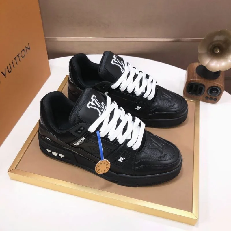 Louis Vuitton Trainer Sneaker Bright 32531