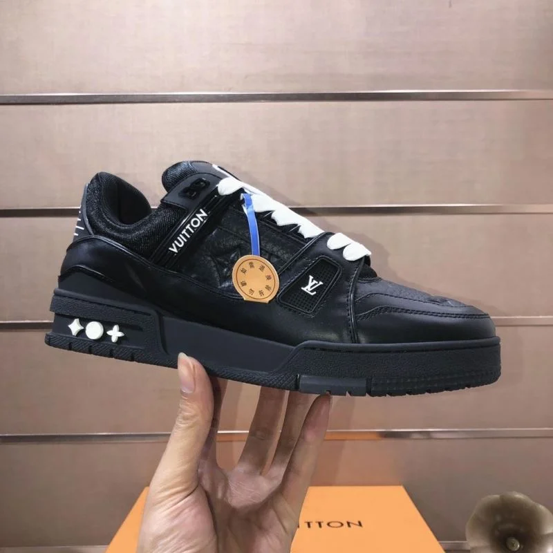 Louis Vuitton Trainer Sneaker Bright 32531