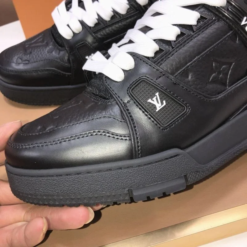Louis Vuitton Trainer Sneaker Bright 32531