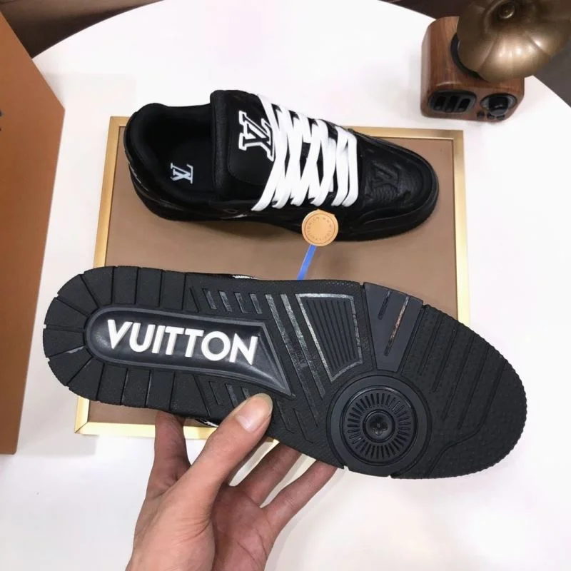 Louis Vuitton Trainer Sneaker Bright 32531