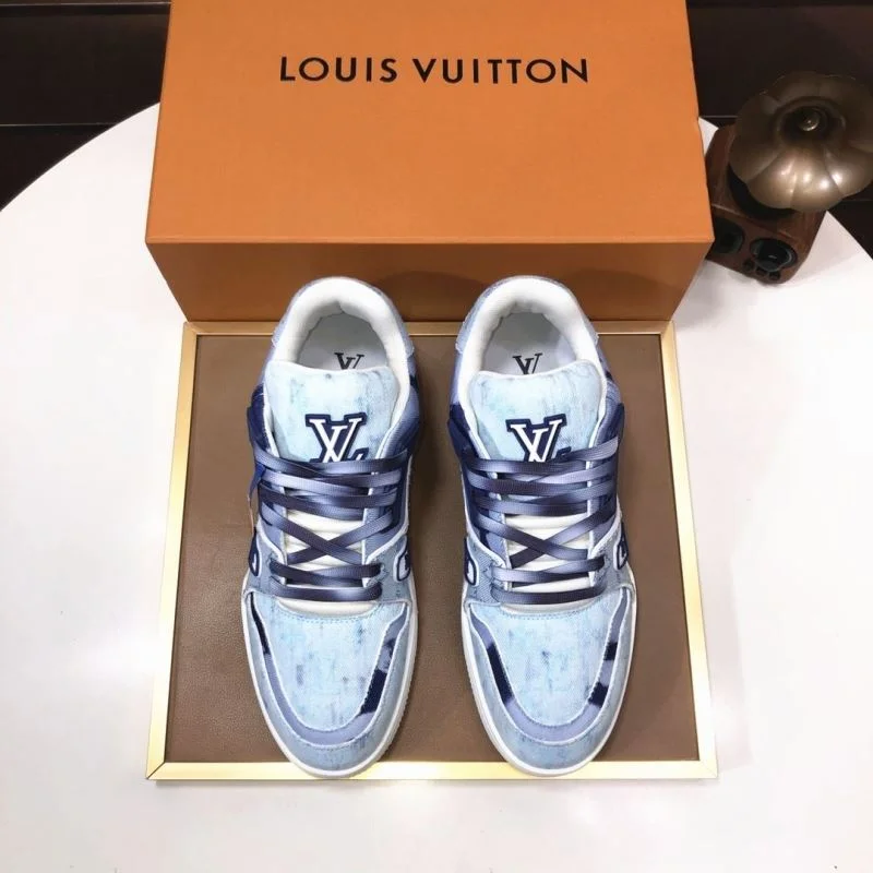 Timeless Louis Vuitton Trainer Sneaker 32528