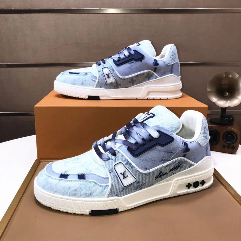 Timeless Louis Vuitton Trainer Sneaker 32528