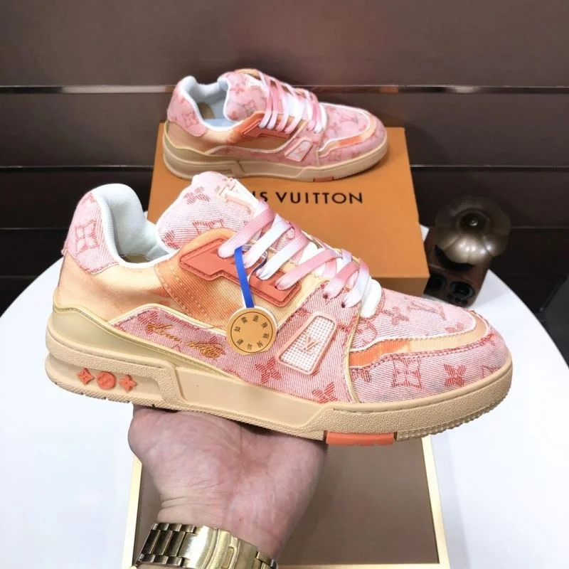 Minimalist Louis Vuitton Trainer Sneaker 32523