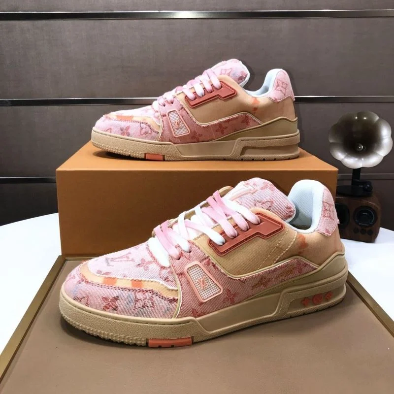 Minimalist Louis Vuitton Trainer Sneaker 32523