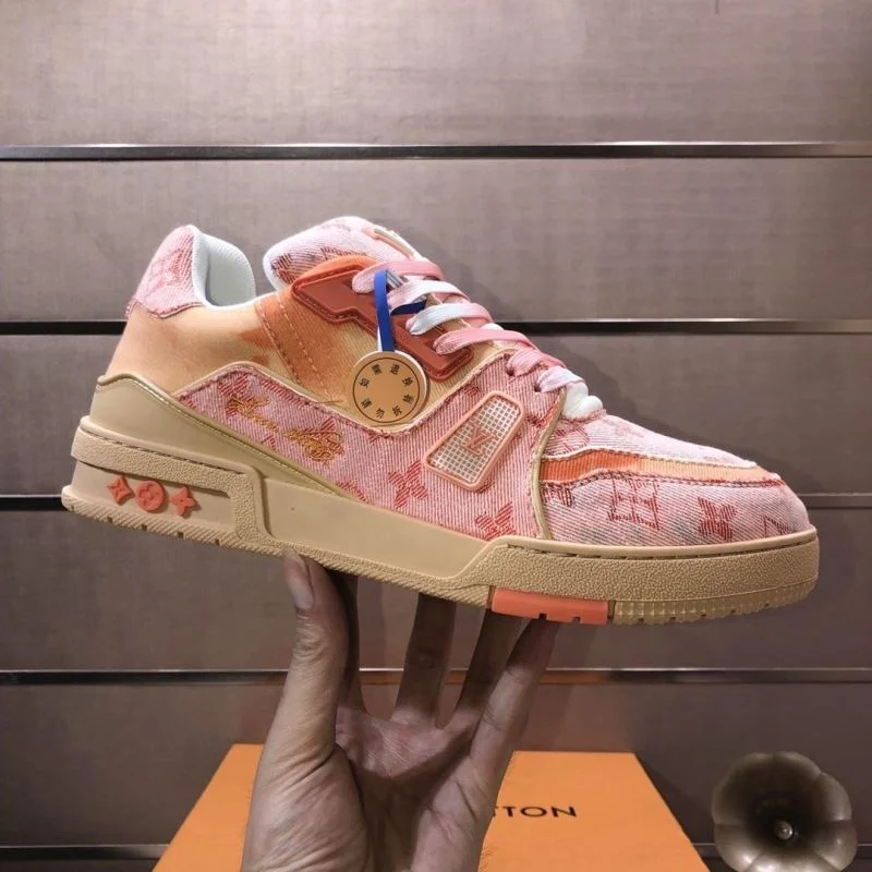 Minimalist Louis Vuitton Trainer Sneaker 32523