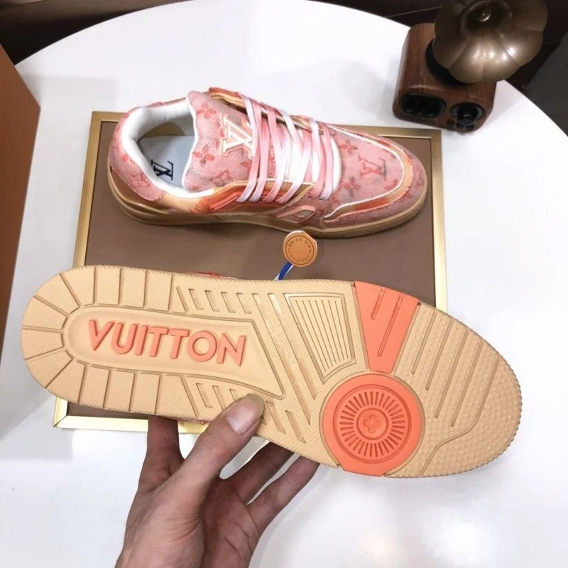Minimalist Louis Vuitton Trainer Sneaker 32523