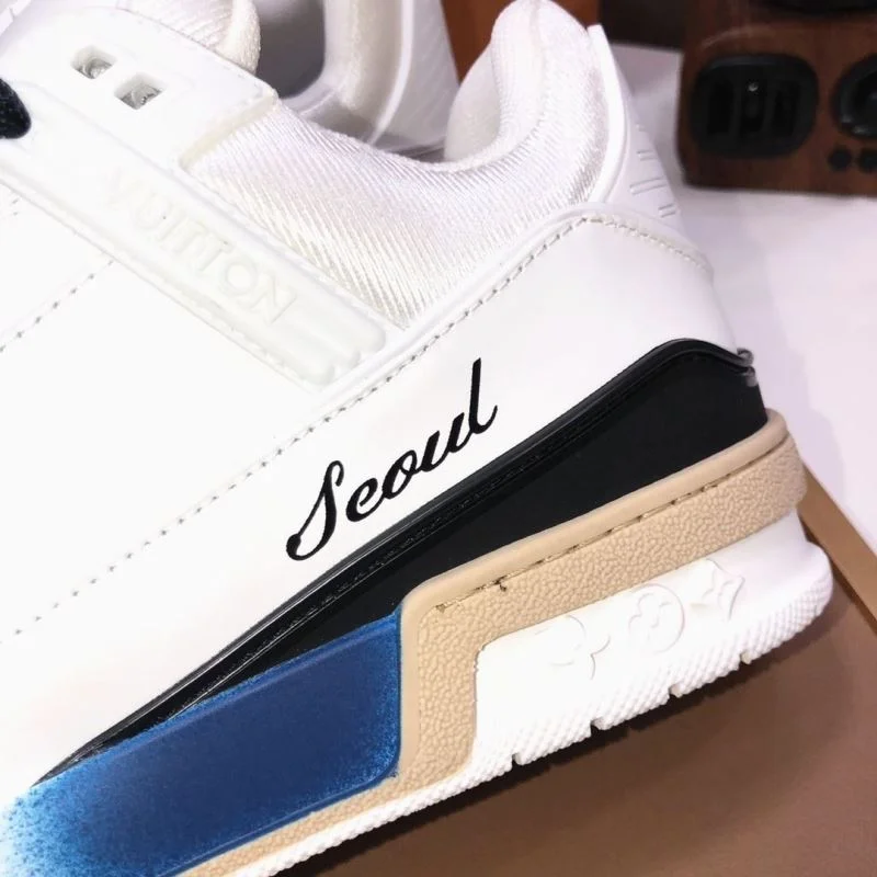Sophisticated Louis Vuitton Trainer Sneaker 32527