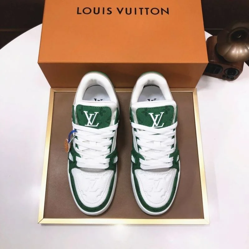 Louis Vuitton Trainer Sneaker Functional 32524