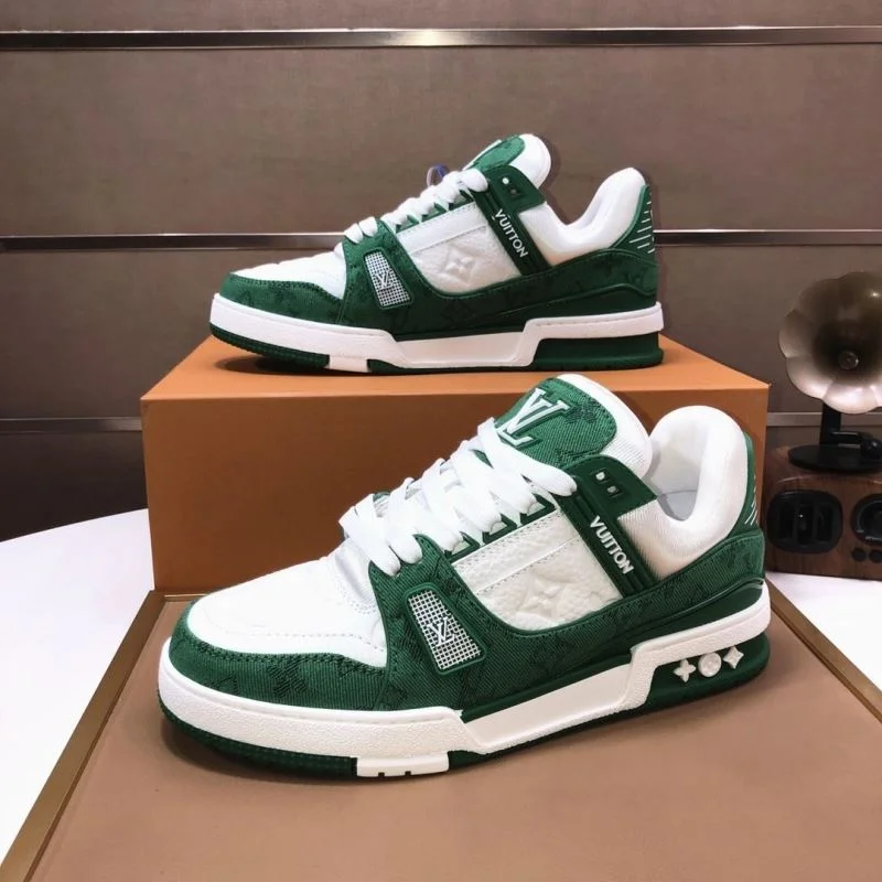 Louis Vuitton Trainer Sneaker Functional 32524
