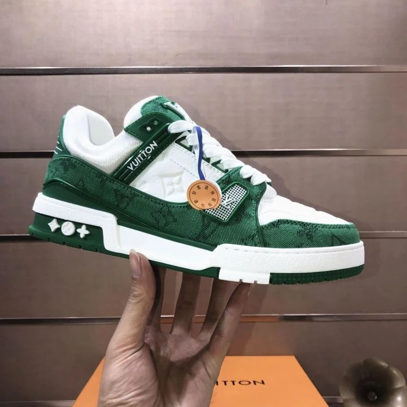 Louis Vuitton Trainer Sneaker Functional 32524